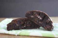 dark-chocolate-chip-cookie