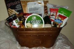 wine-cheese-bubbly-gift-basket-e1478739728951