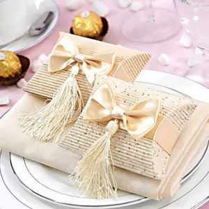 Pillow boxes with tassel